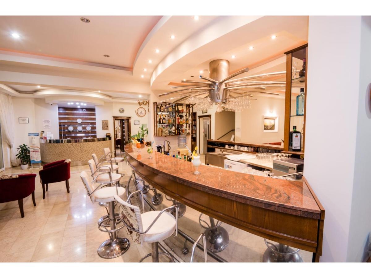 Sammy'S Hotel Кіренія Екстер'єр фото