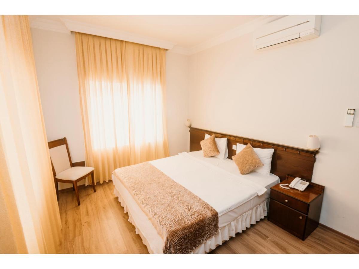 Sammy'S Hotel Кіренія Екстер'єр фото